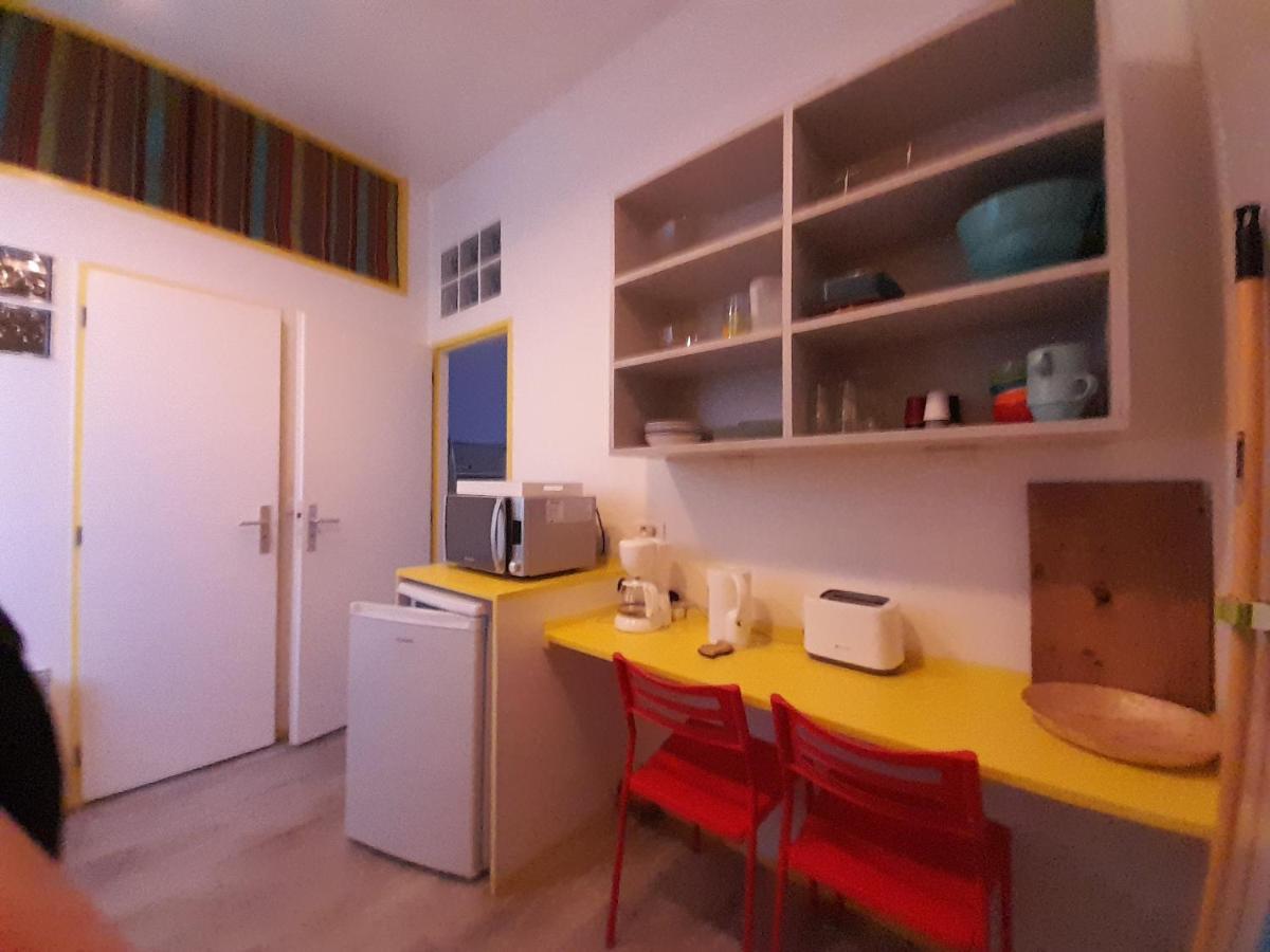 Residence Les Volets Bleus: Studio De 30 M² Classe 2 * Rochefort  Exterior photo